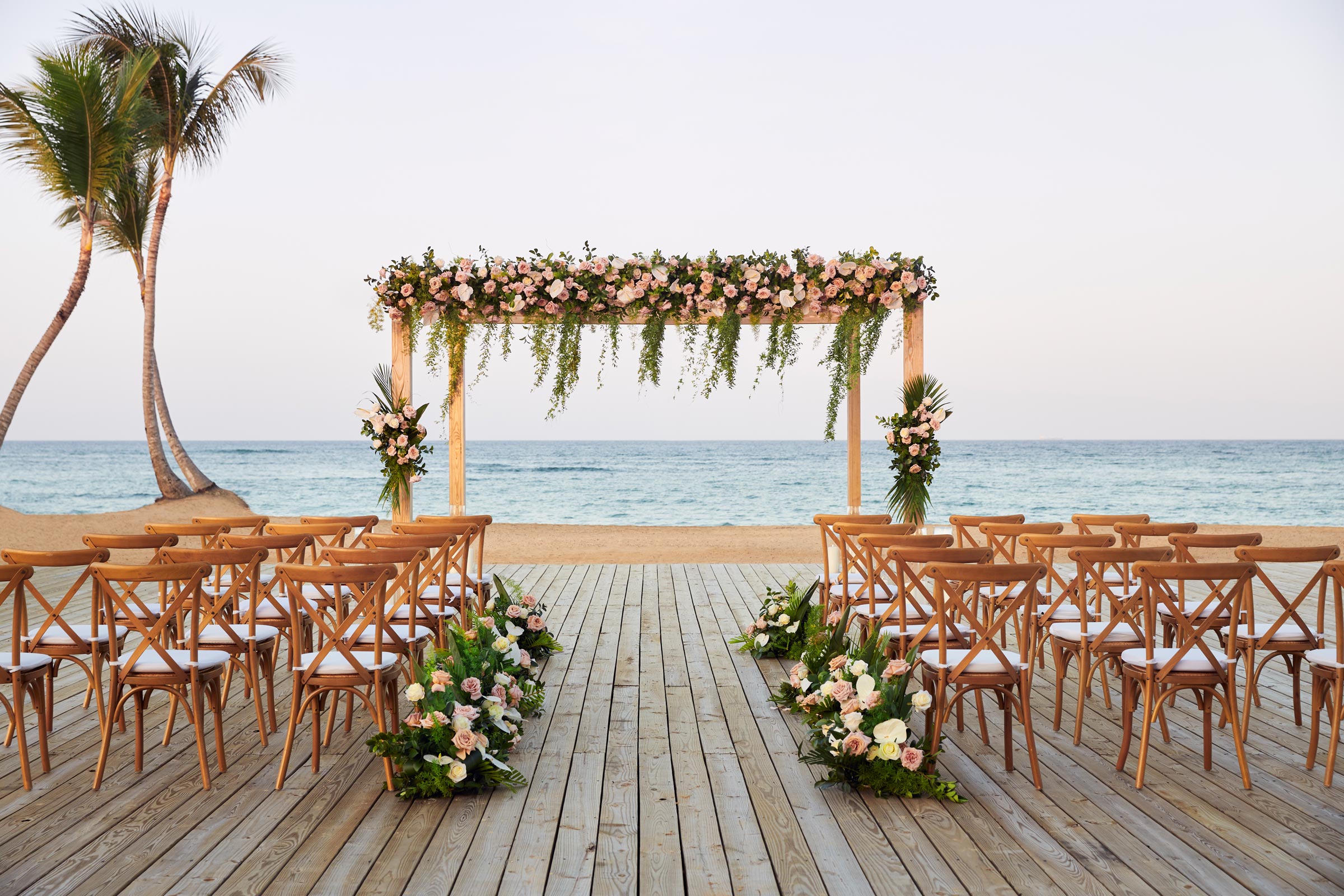 Montagne de petits gâteaux lors de vacances-mariage à Punta Cana